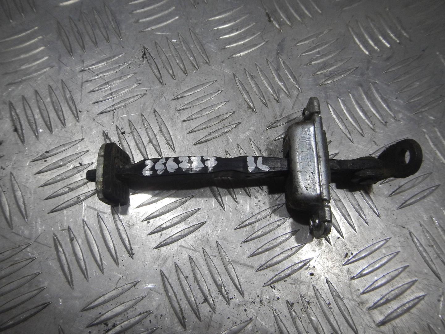 Ограничитель двери