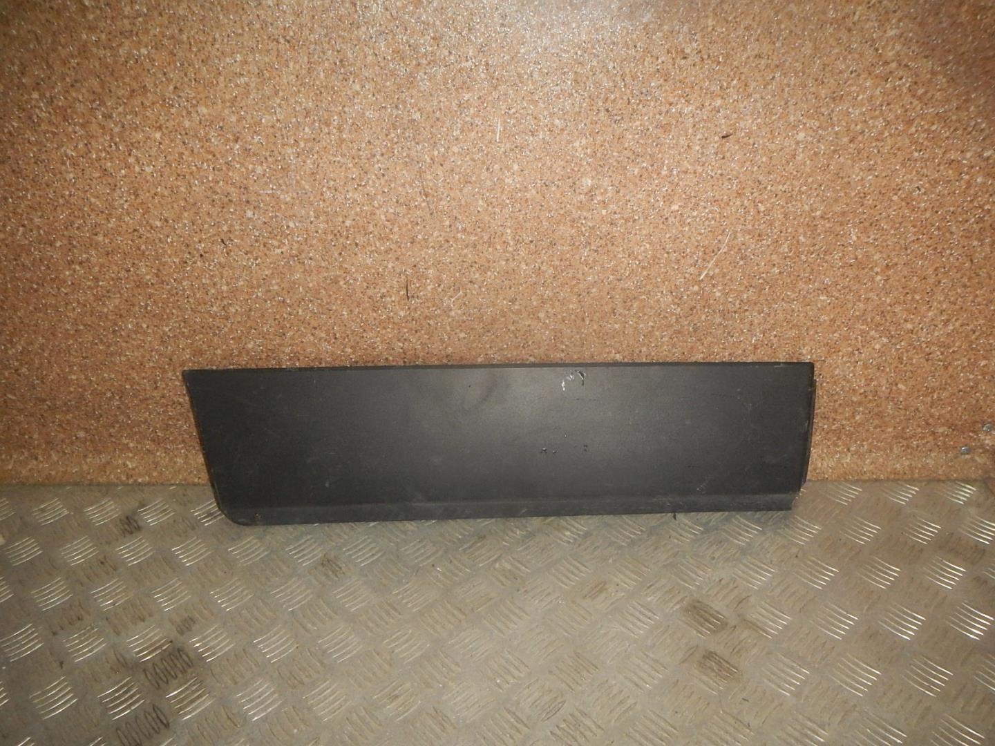 Молдинг задней правой двери