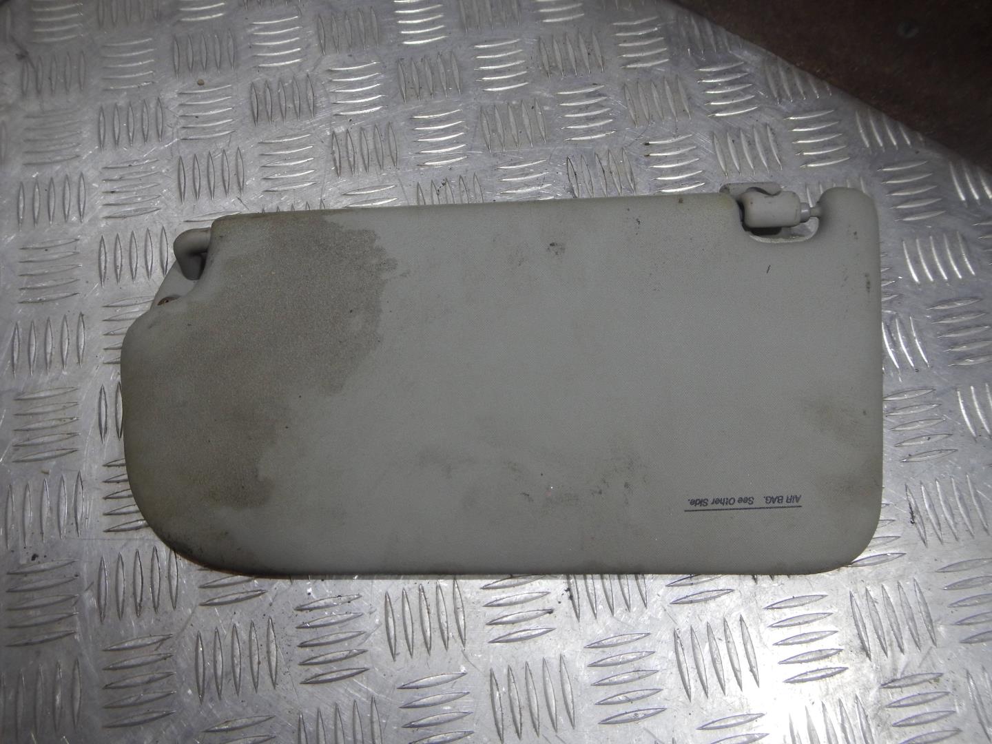 Козырек солнцезащитный