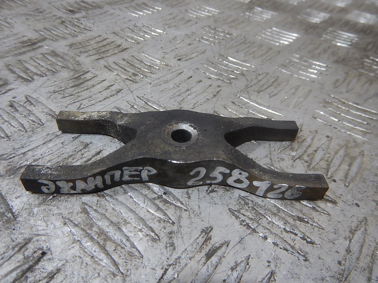 Кронштейн форсунки