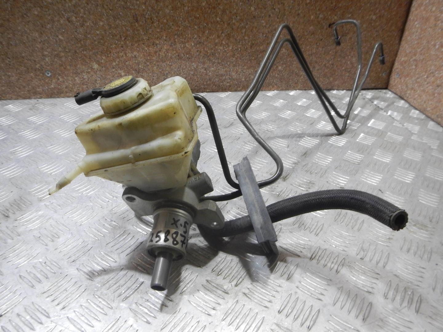 Цилиндр тормозной главный