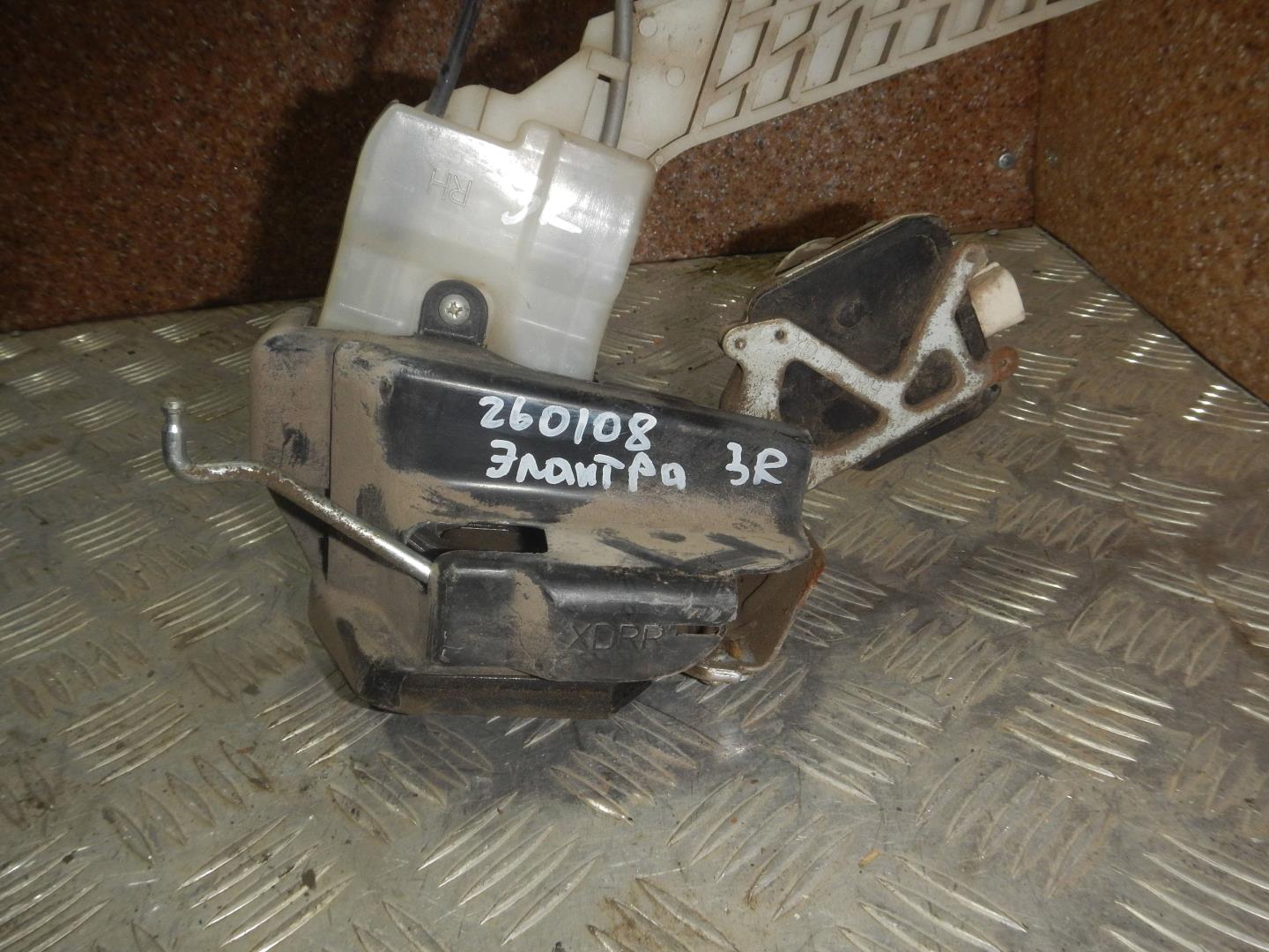 Замок двери задней правой