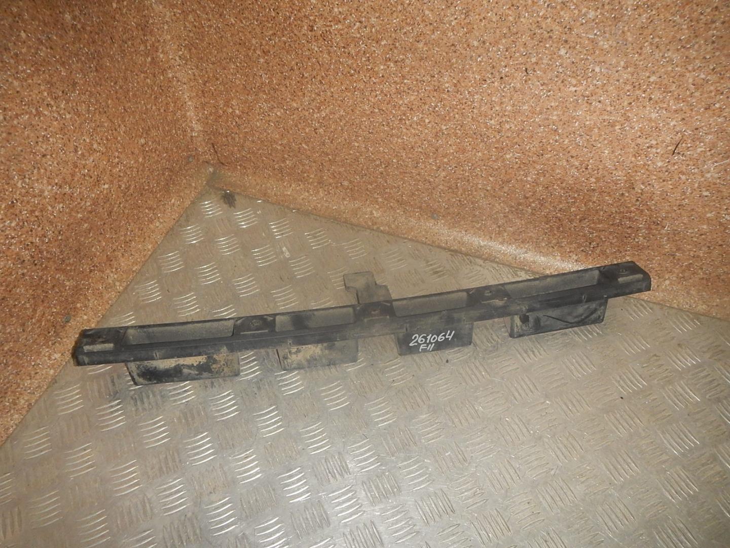 Кронштейн заднего бампера