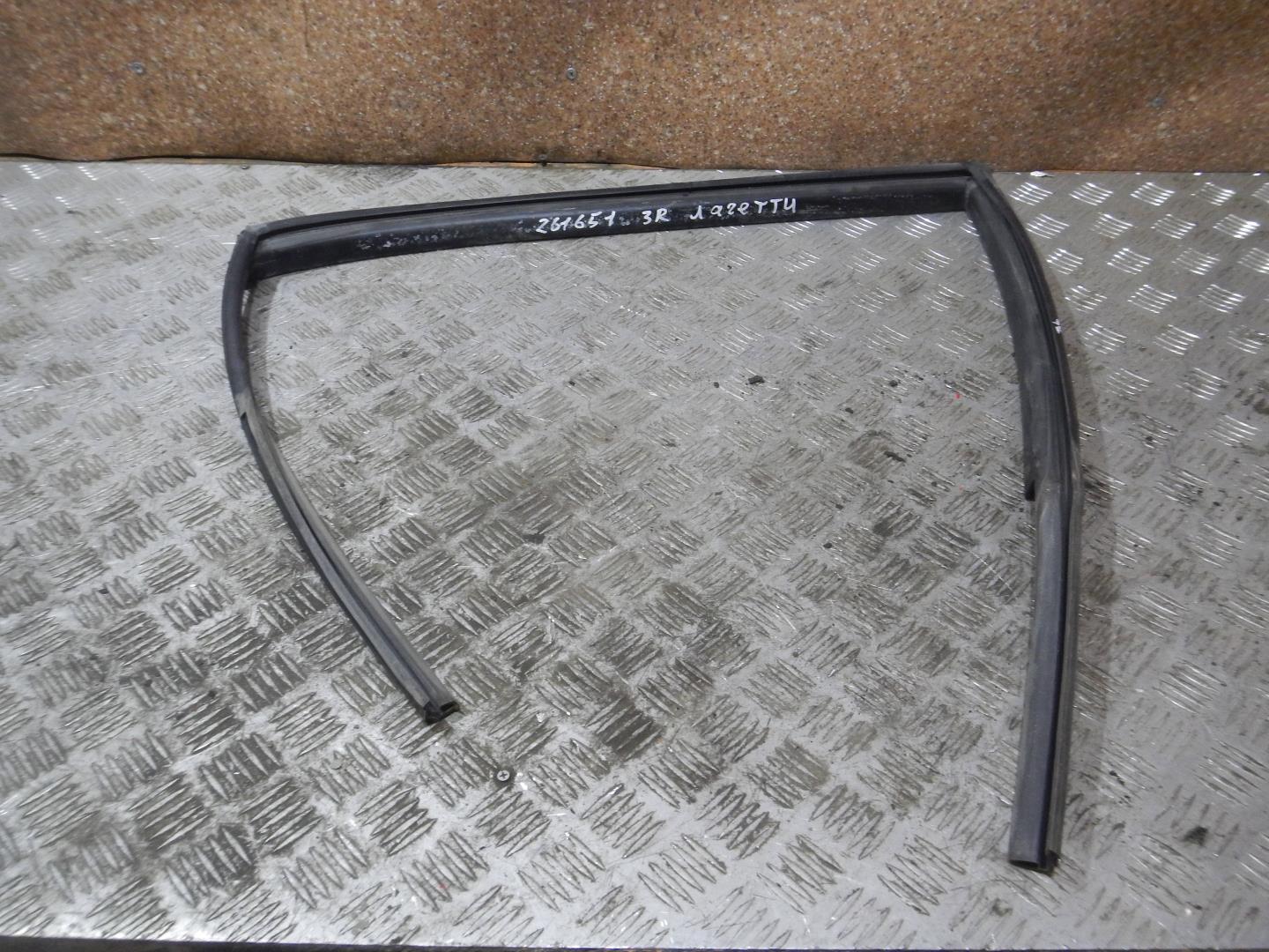 Уплотнитель стекла двери