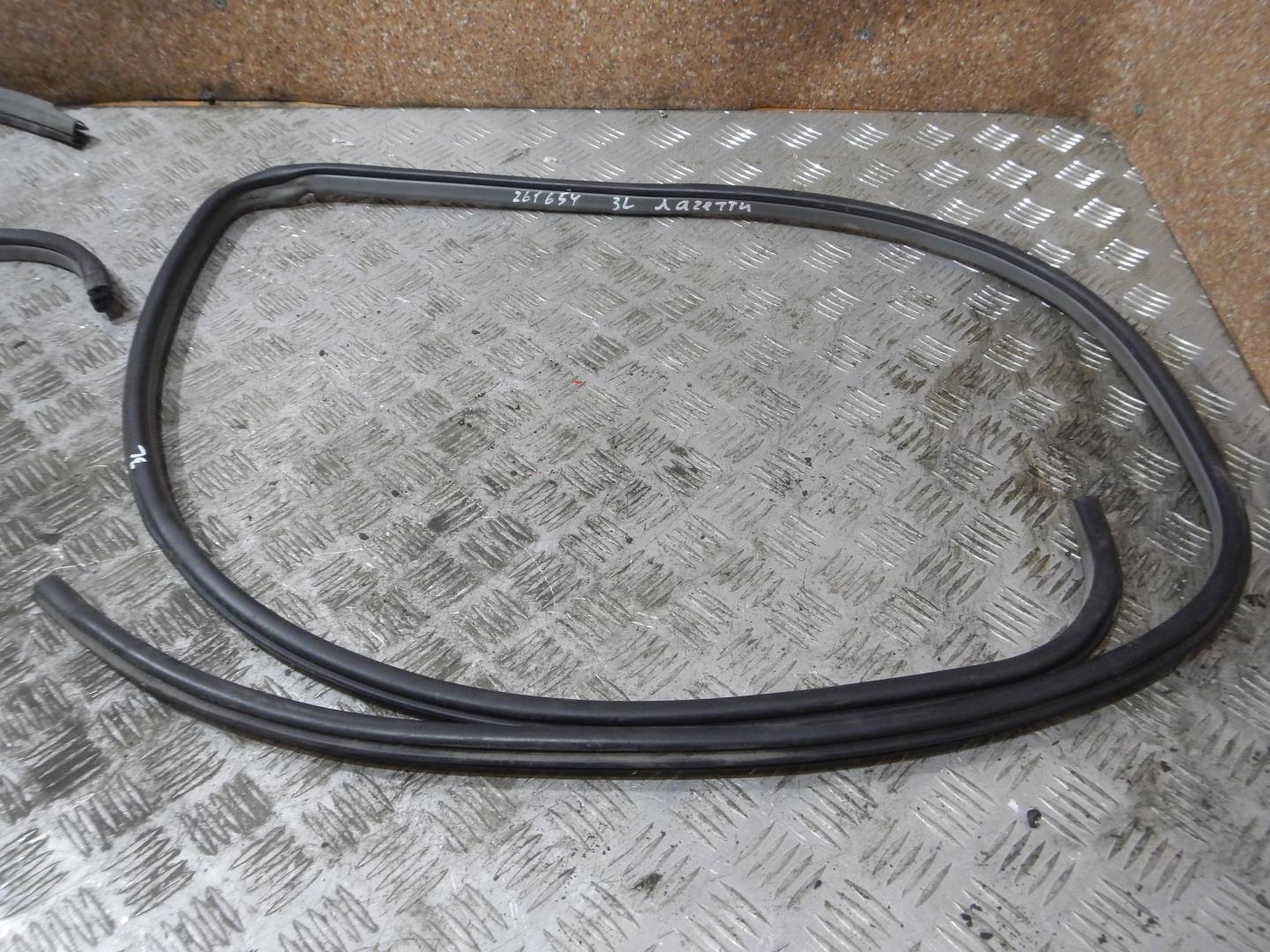 Уплотнитель двери