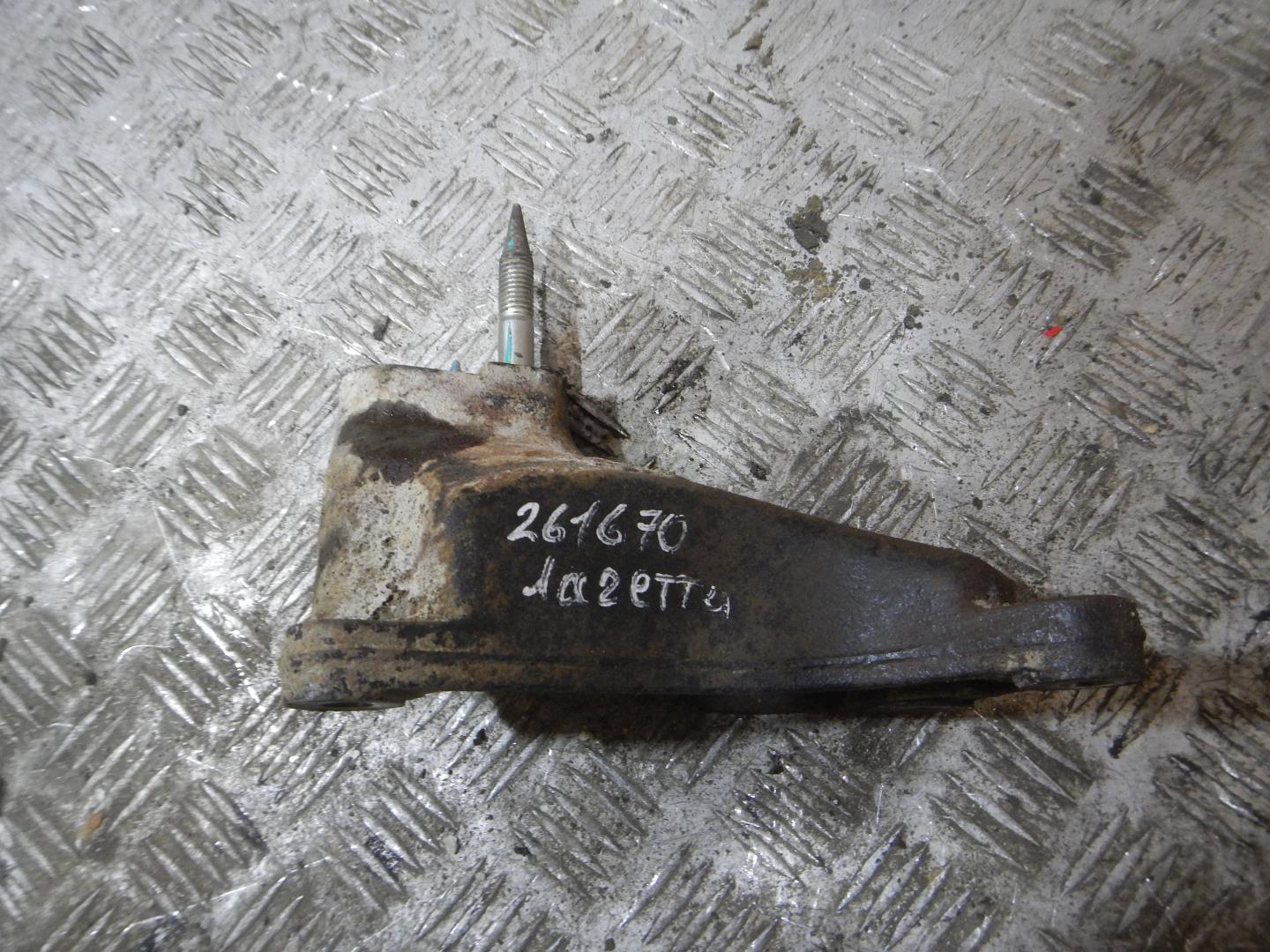 Кронштейн КПП левый