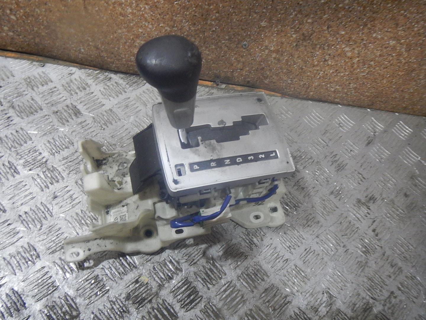 Кулиса МКПП / АКПП