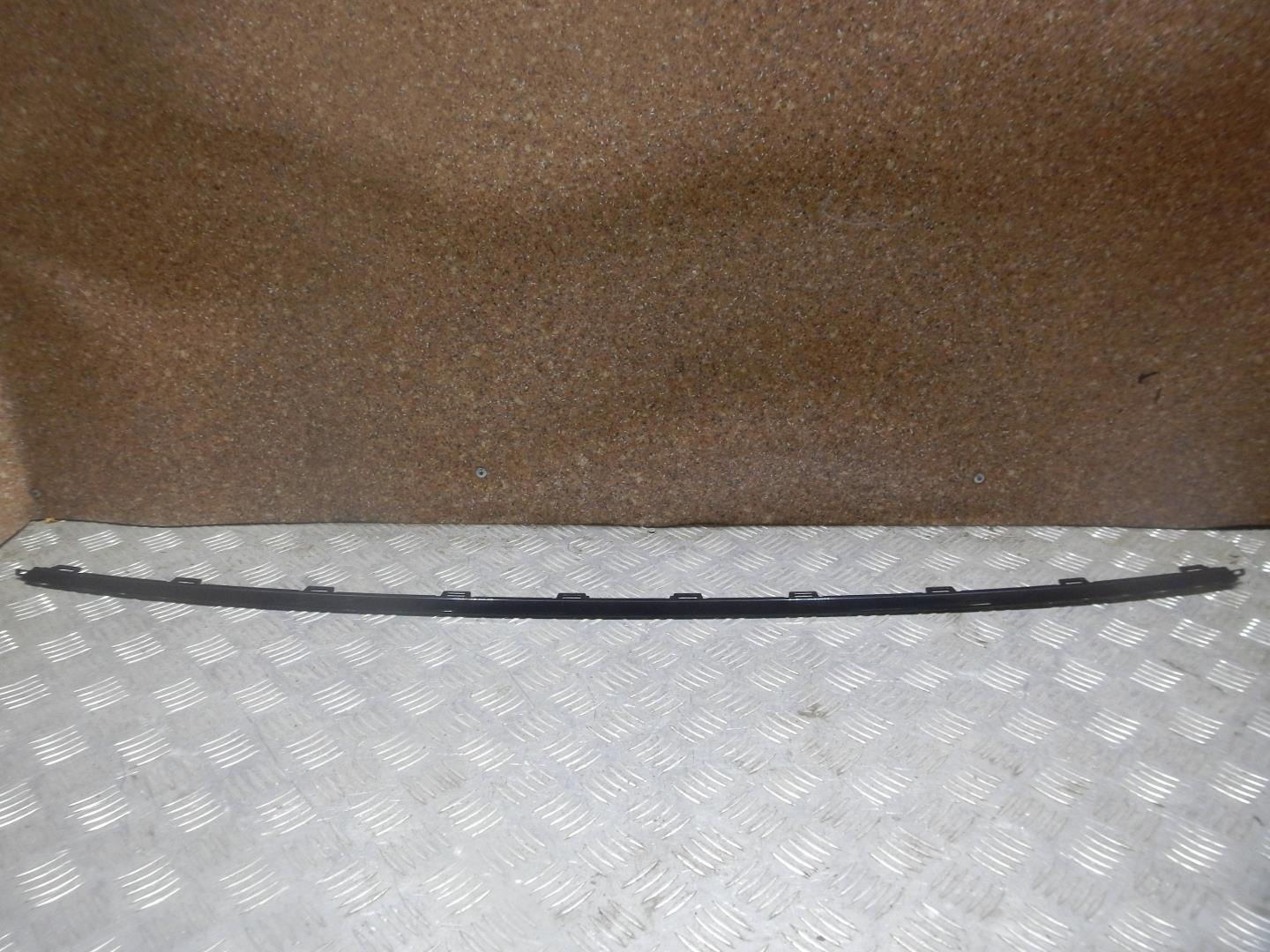 Молдинг заднего бампера