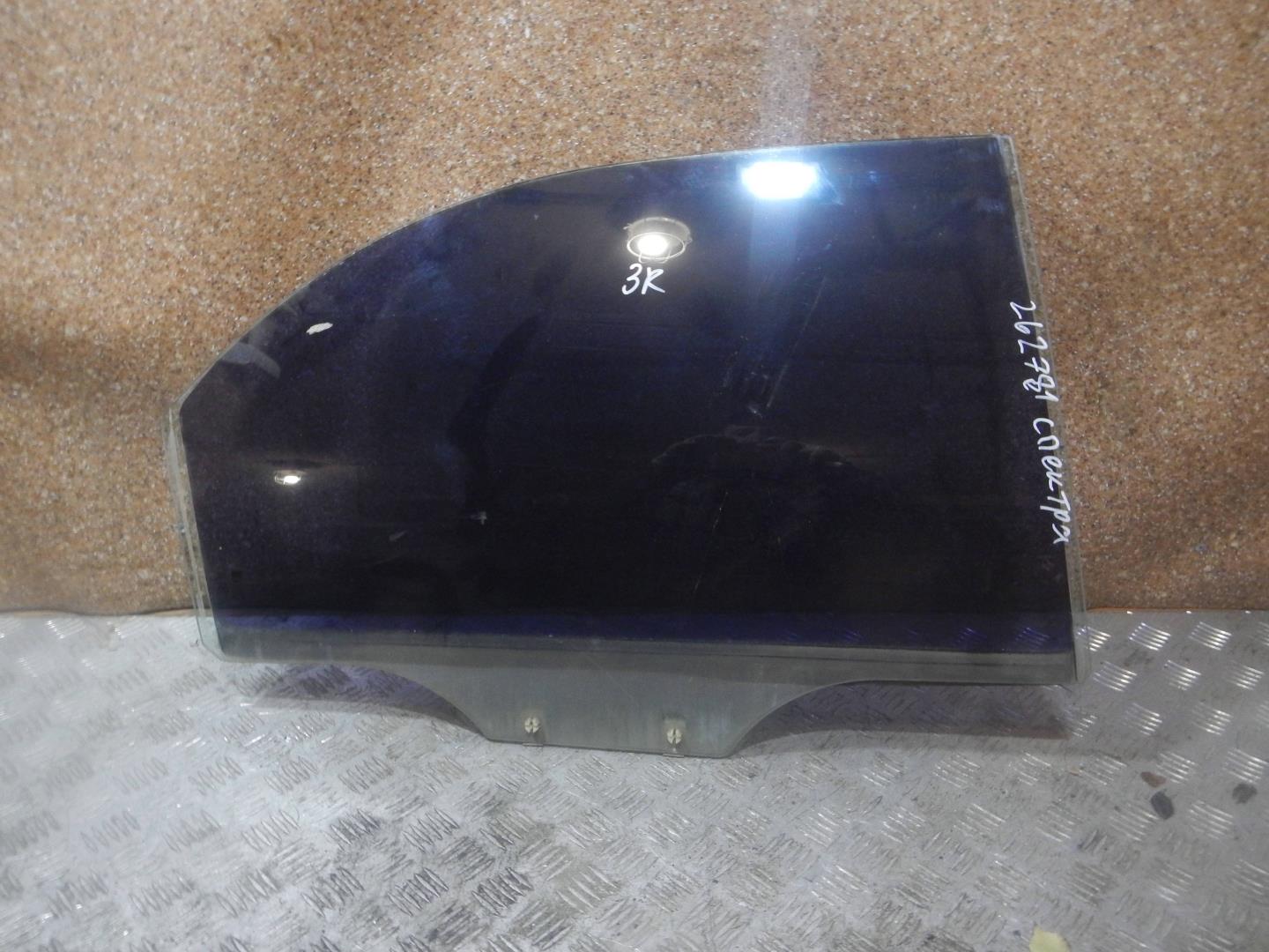 Стекло двери задней правой