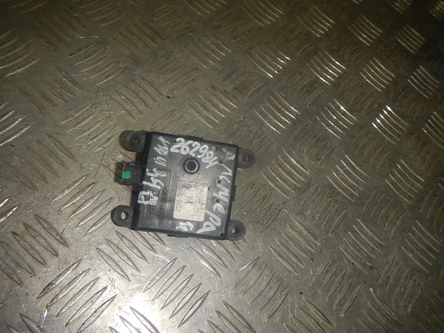 Моторчик заслонки печки