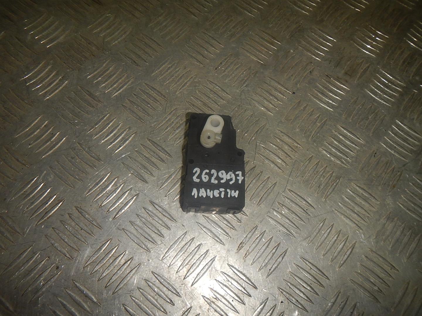 Моторчик заслонки печки