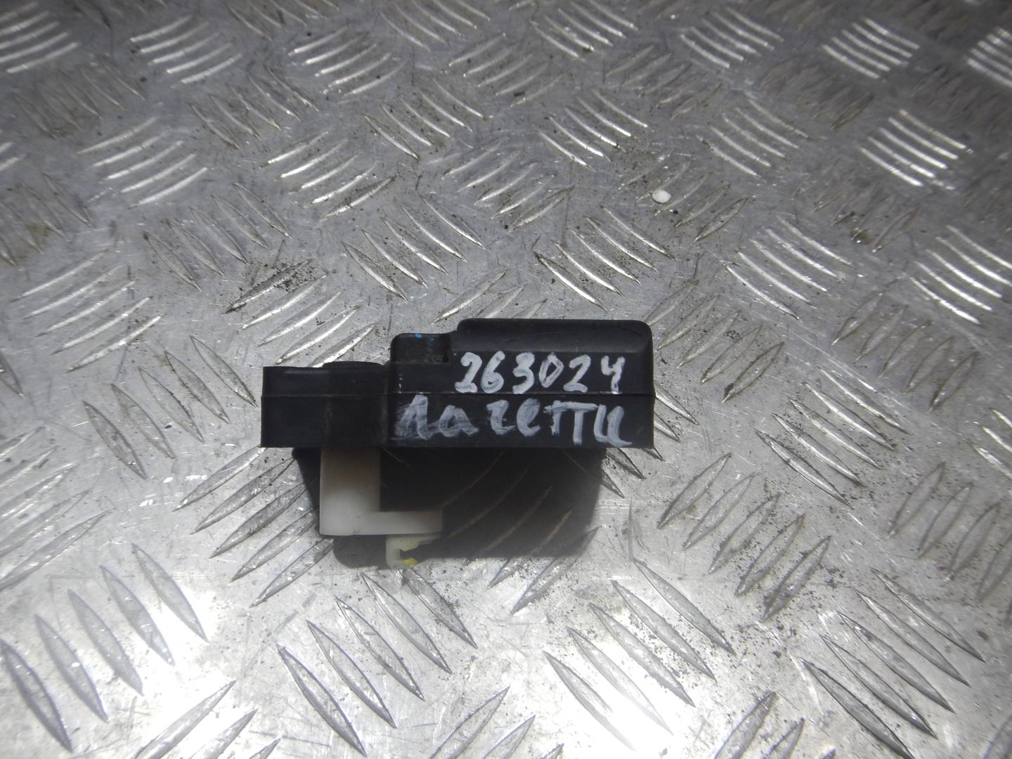 Моторчик заслонки печки