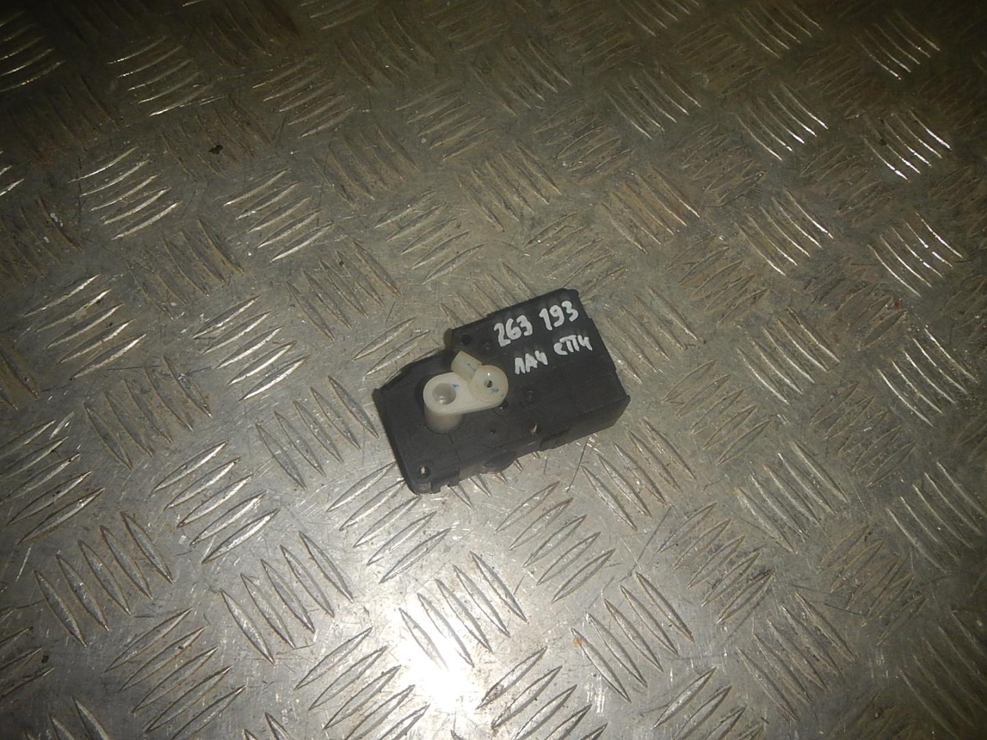 Моторчик заслонки печки