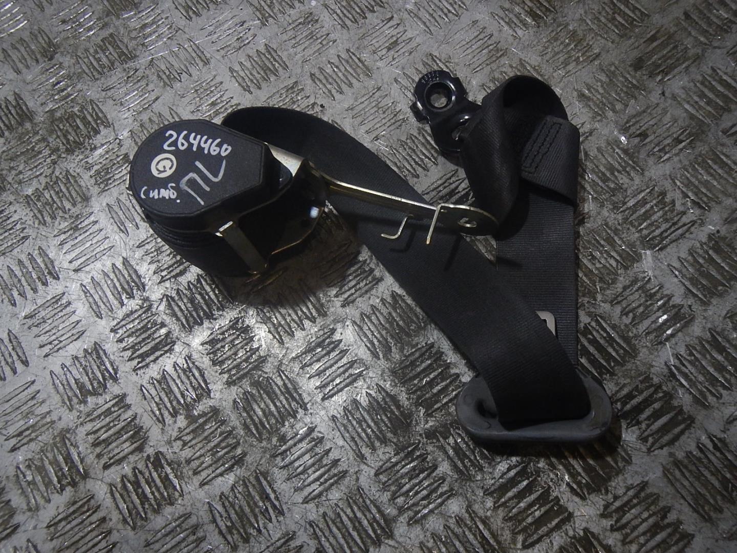 Ремень безопасности