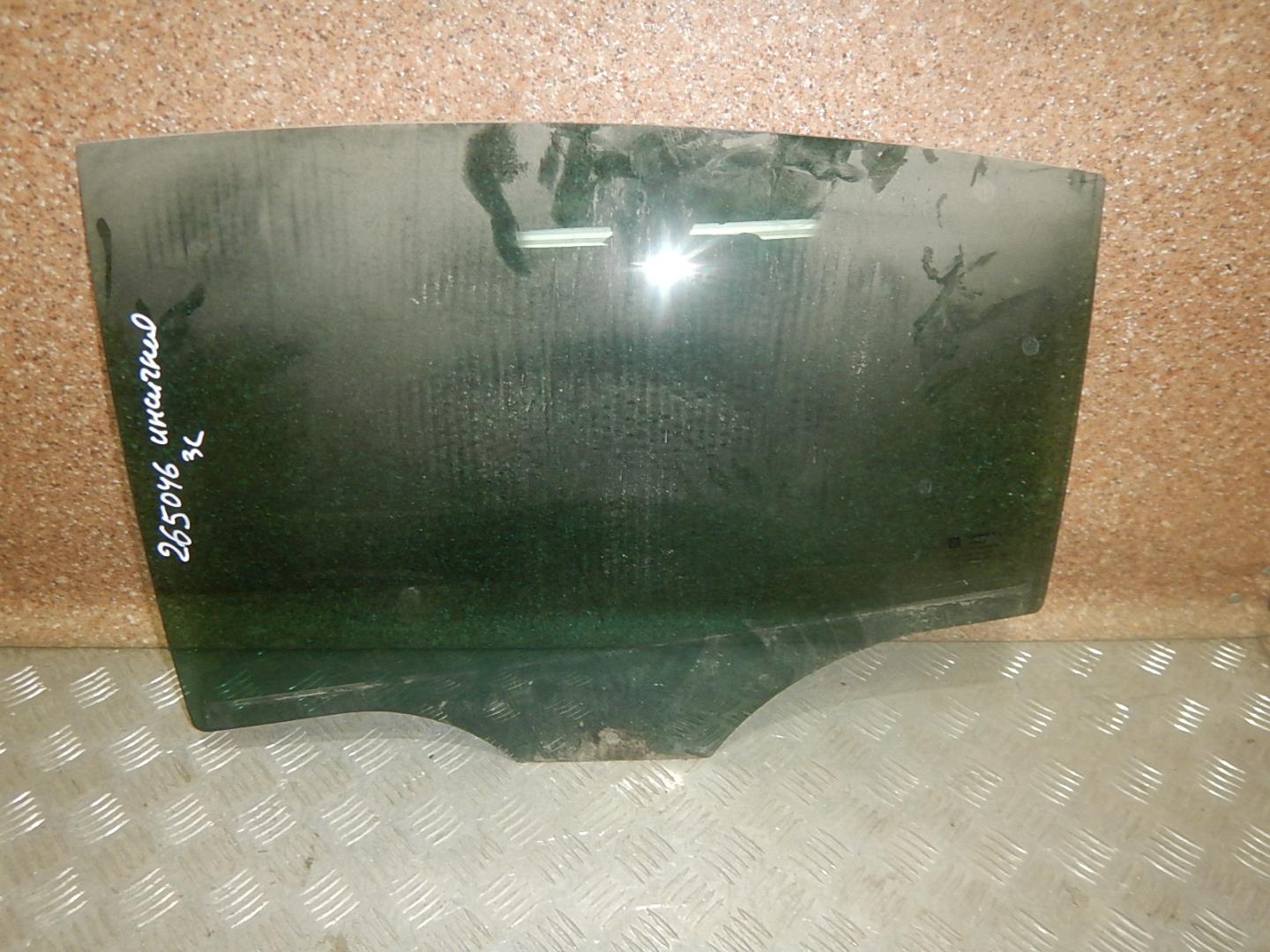 Стекло двери задней левой