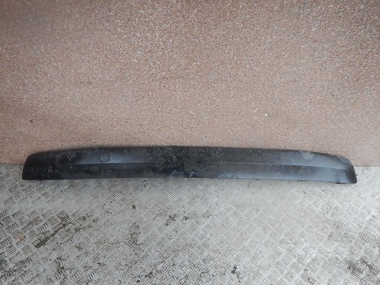 Молдинг заднего бампера