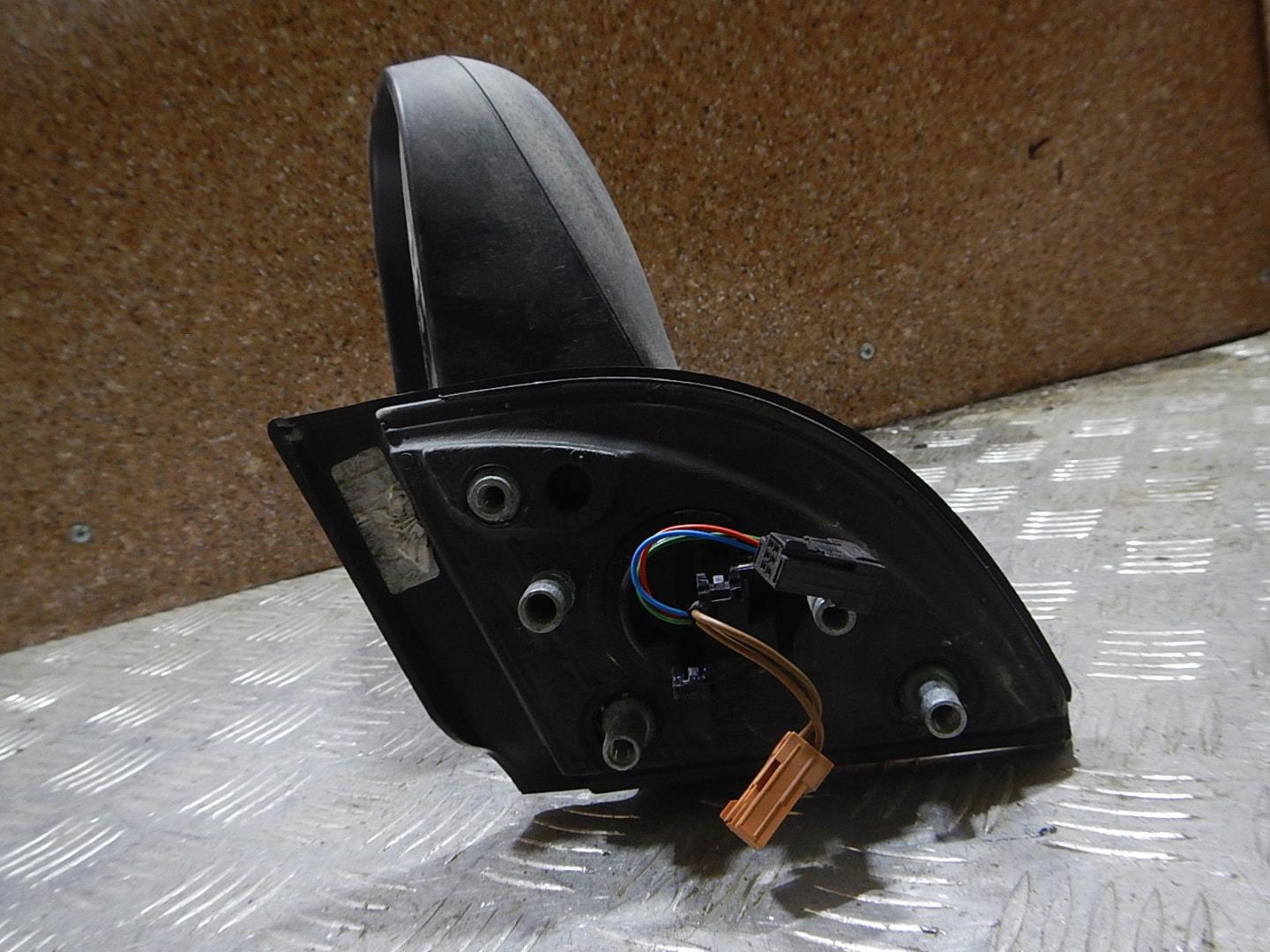 Зеркало левое электрическое