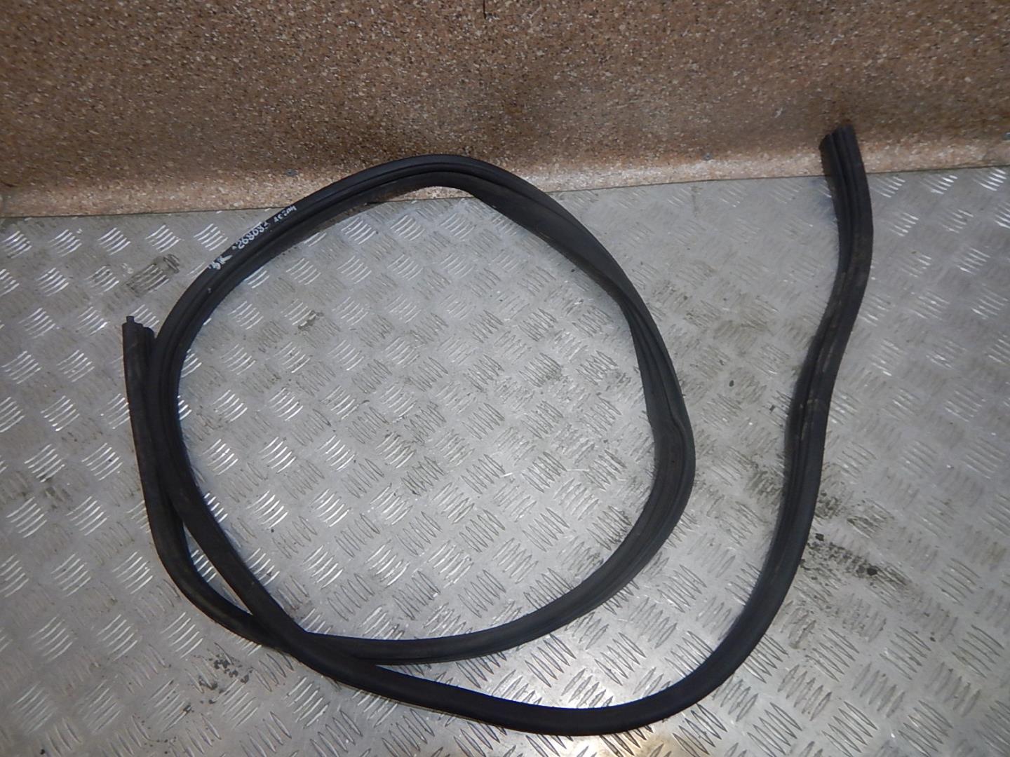 Уплотнитель двери