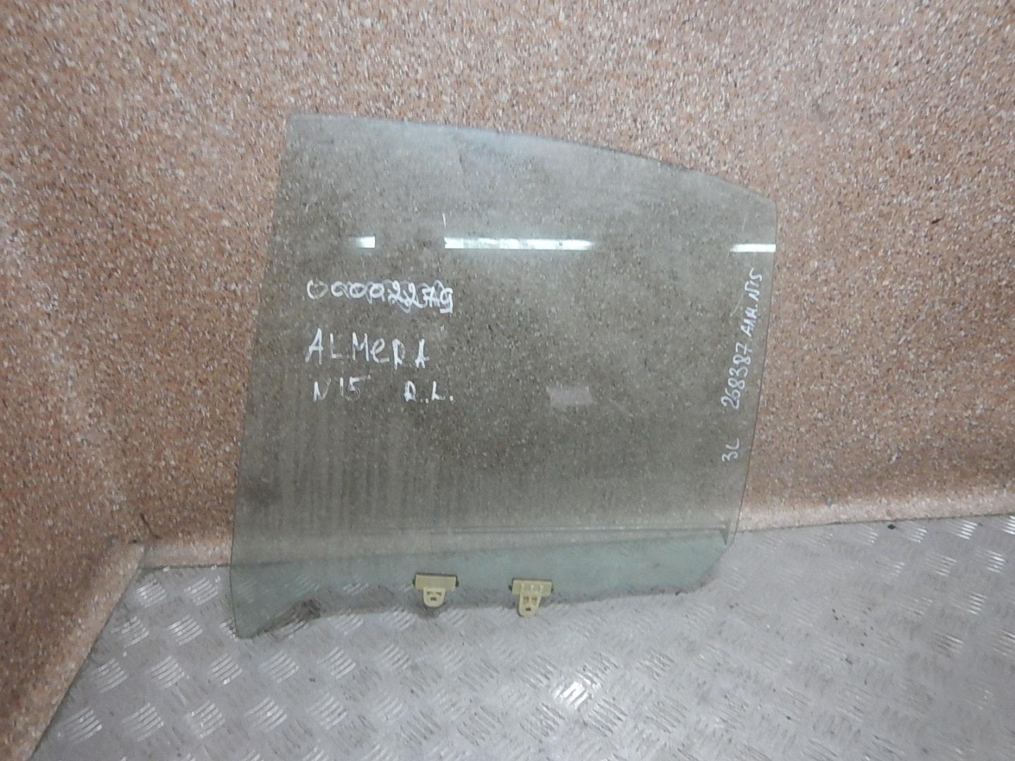 Стекло двери задней левой