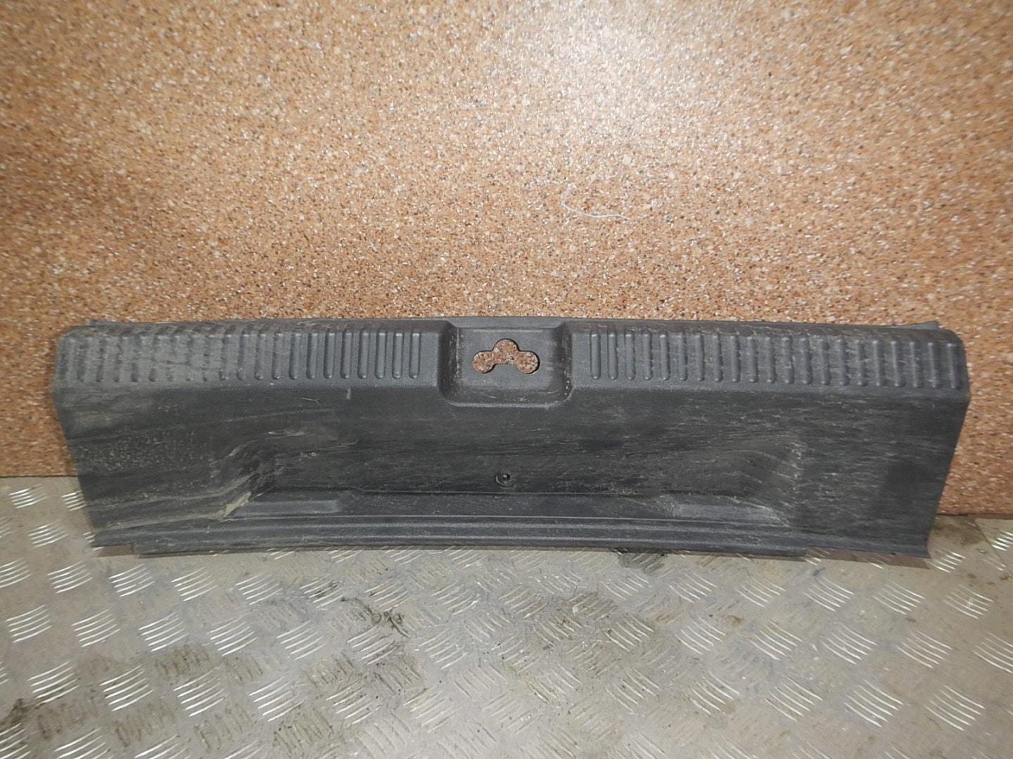 Обшивка багажника