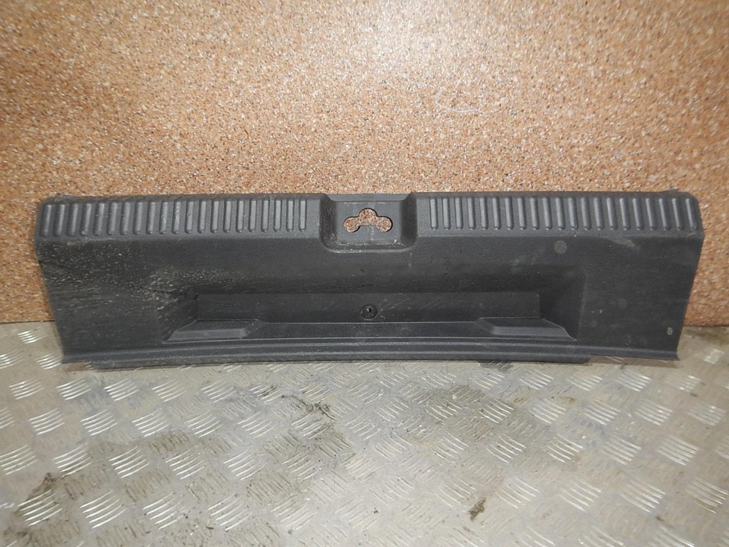 Обшивка багажника