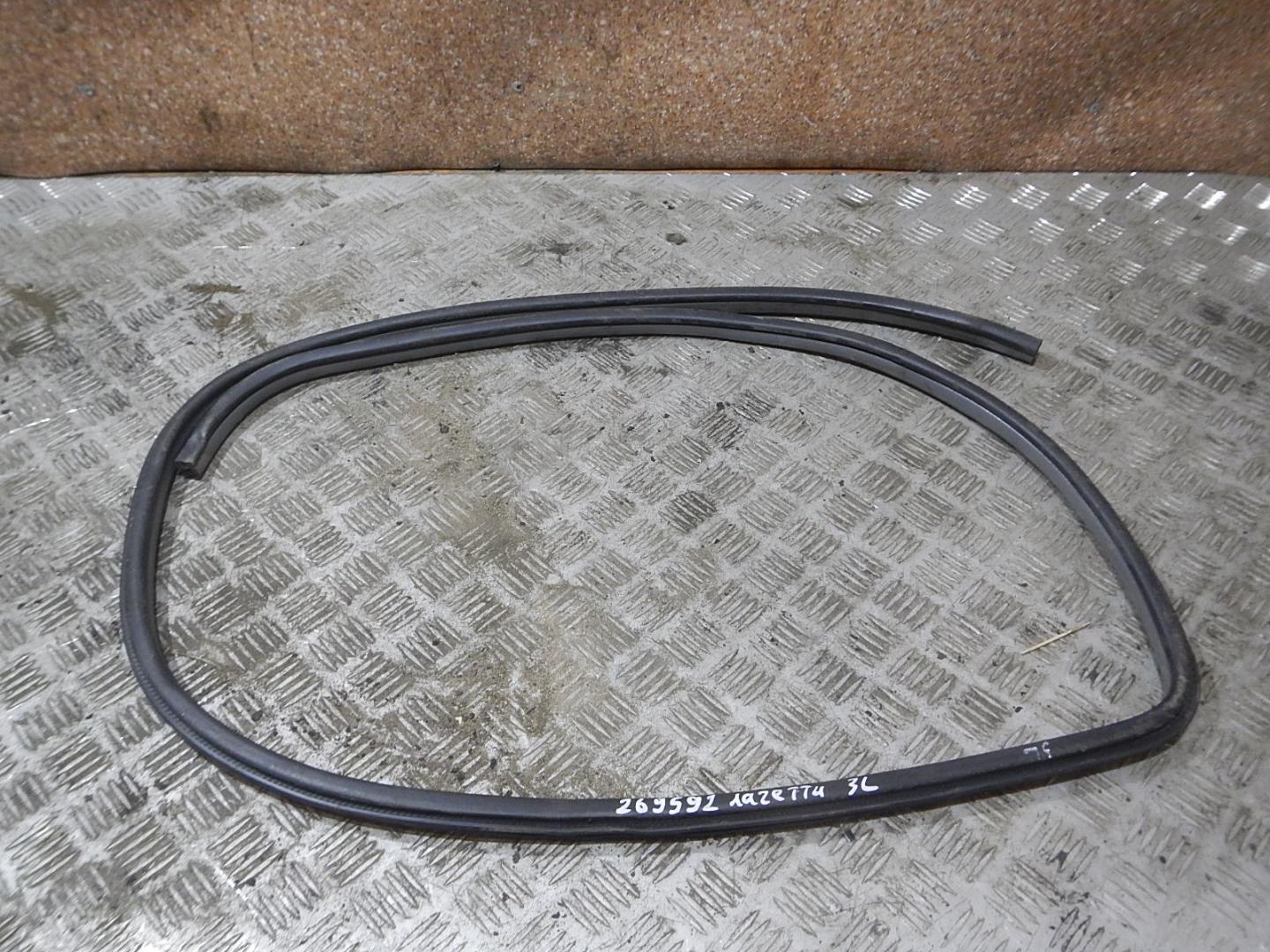 Уплотнитель двери