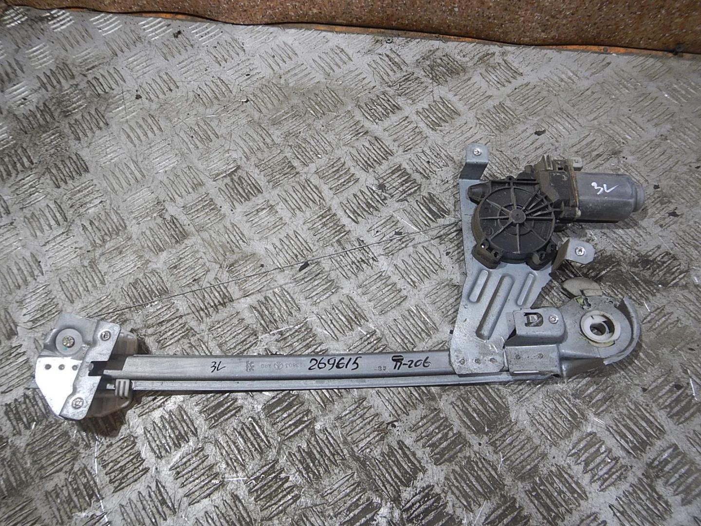 Стеклоподъемник электр. задний левый