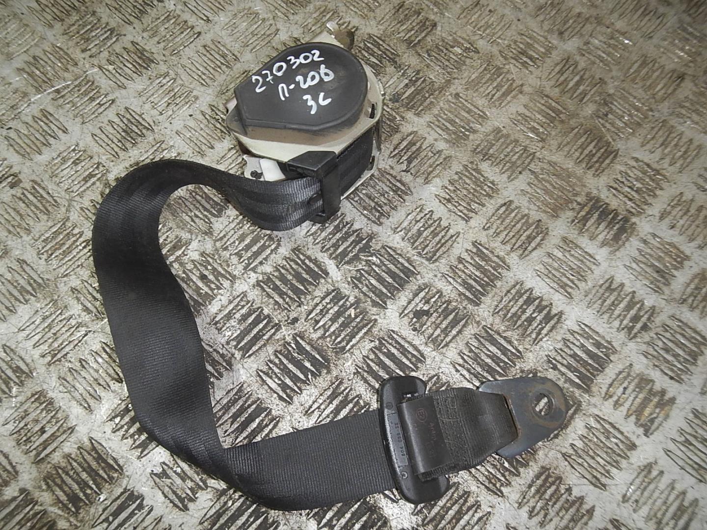 Ремень безопасности