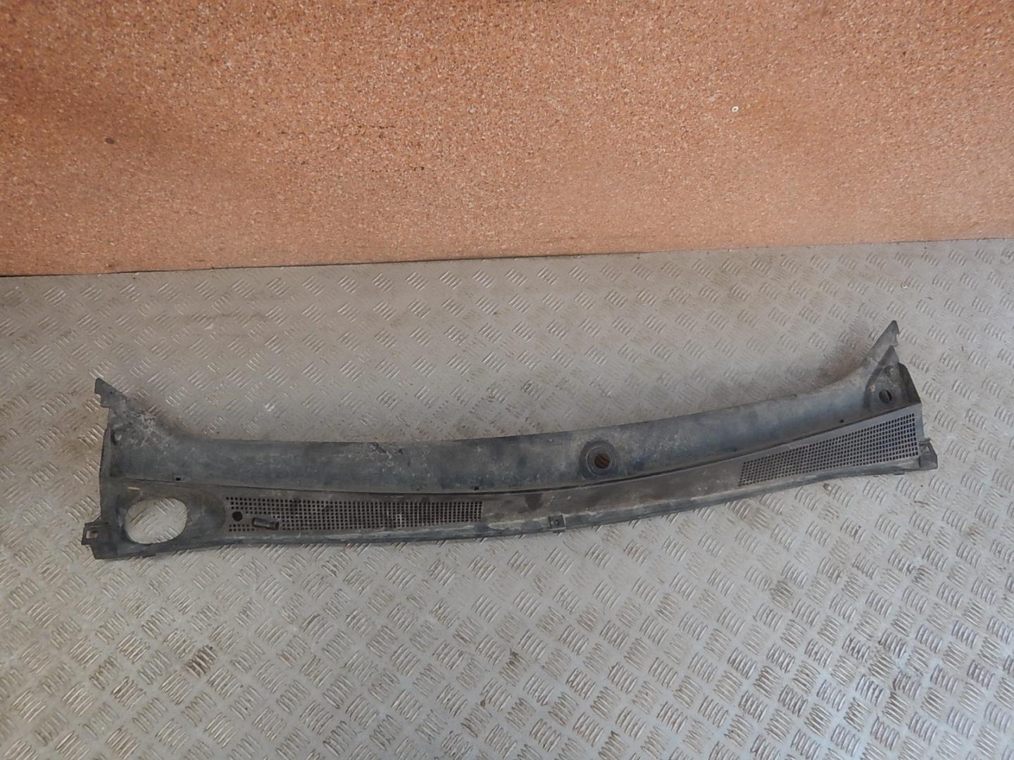 Решетка стеклоочистителей (Жабо)