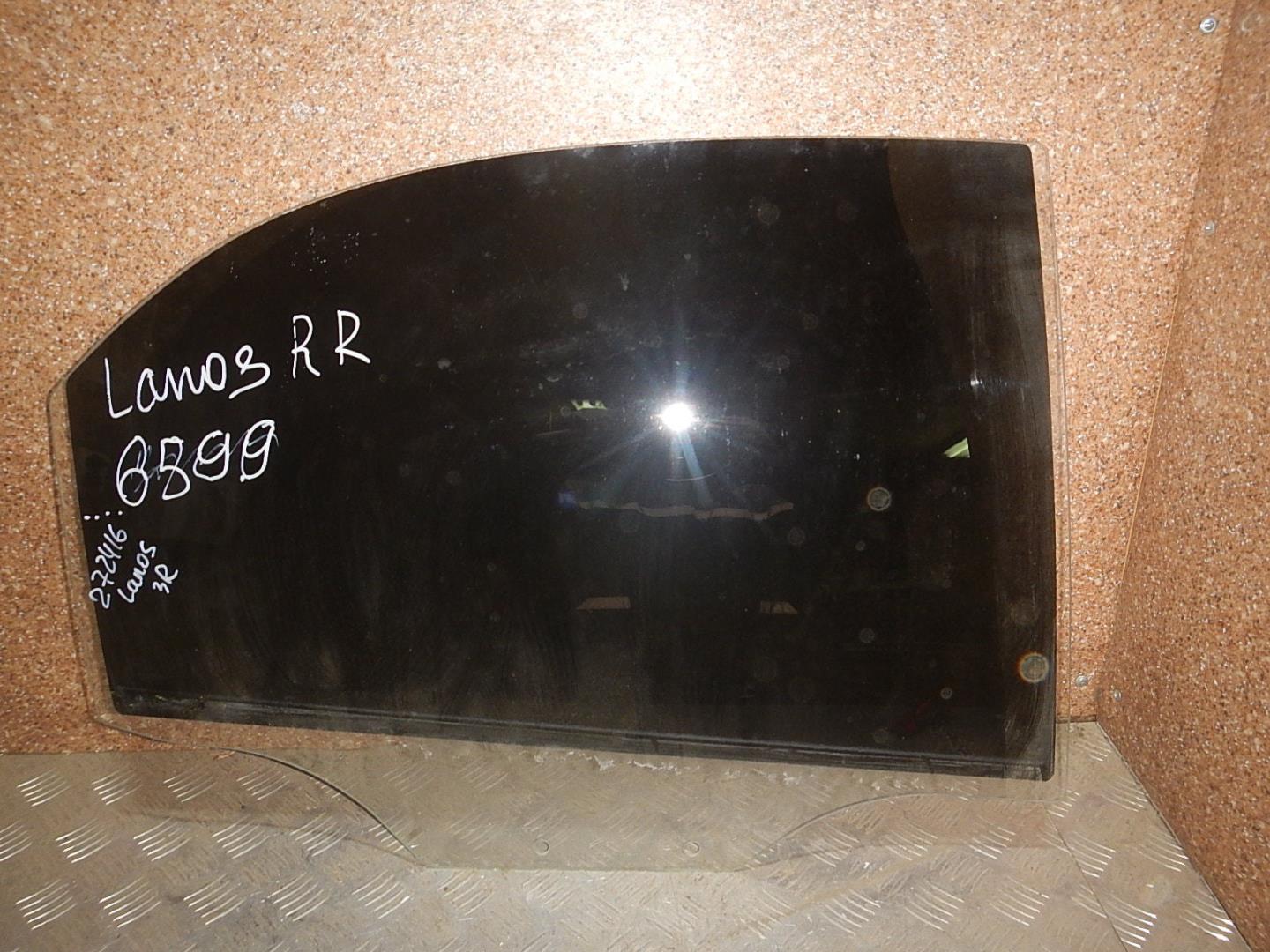 Стекло двери задней правой