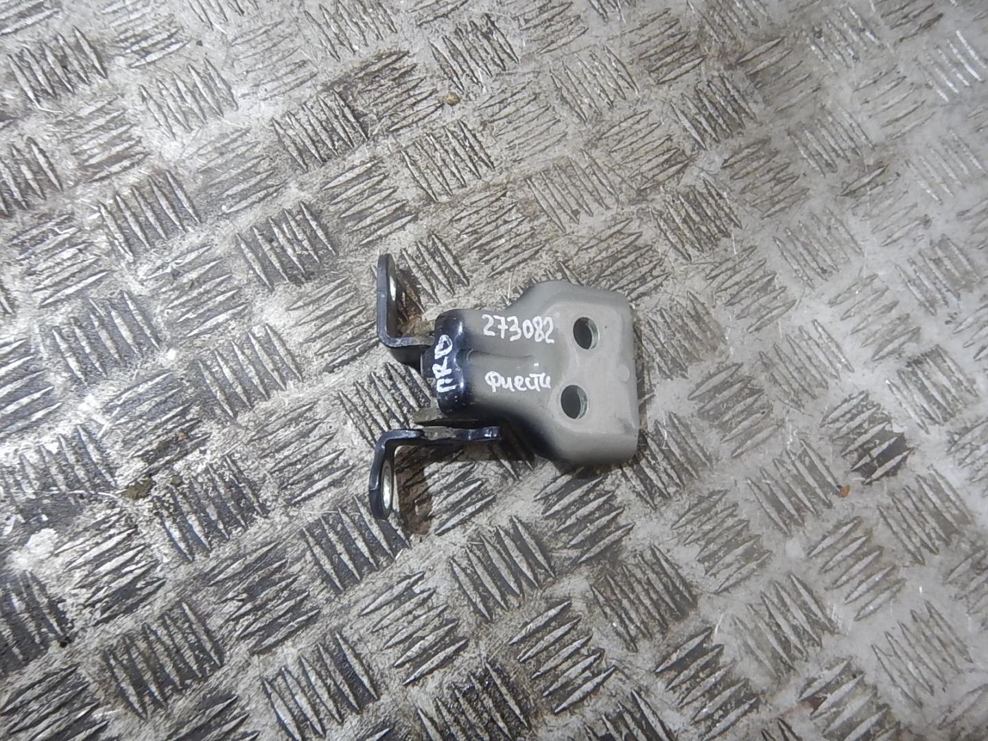 Петля двери передней правой верхняя