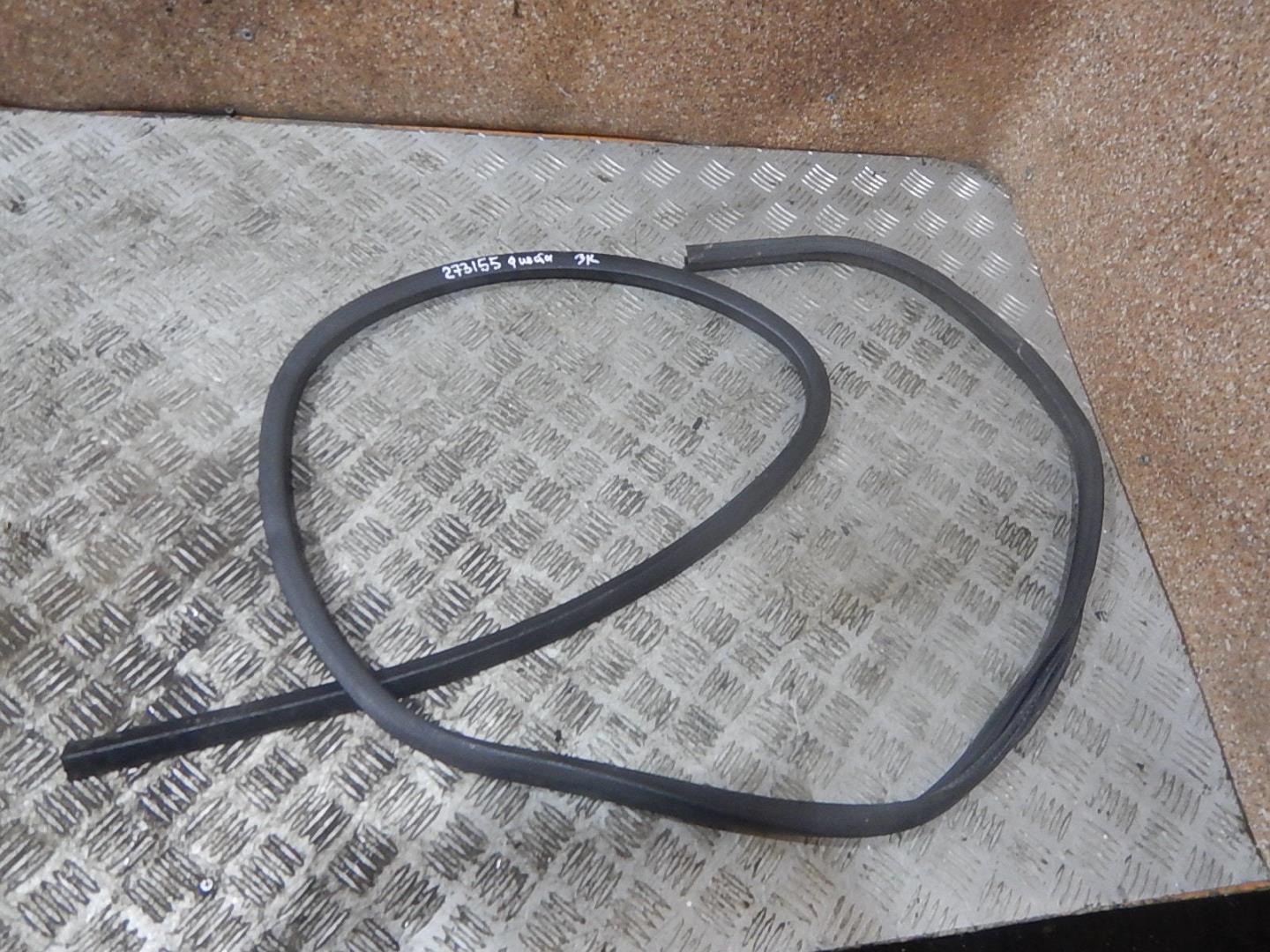 Уплотнитель двери