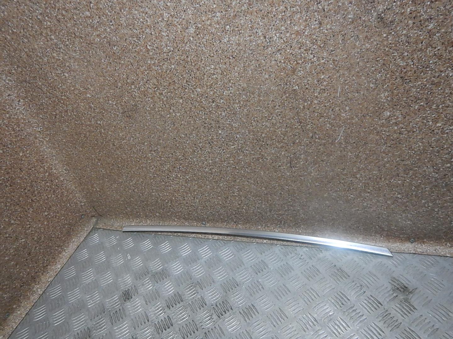 Накладка двери задней левой