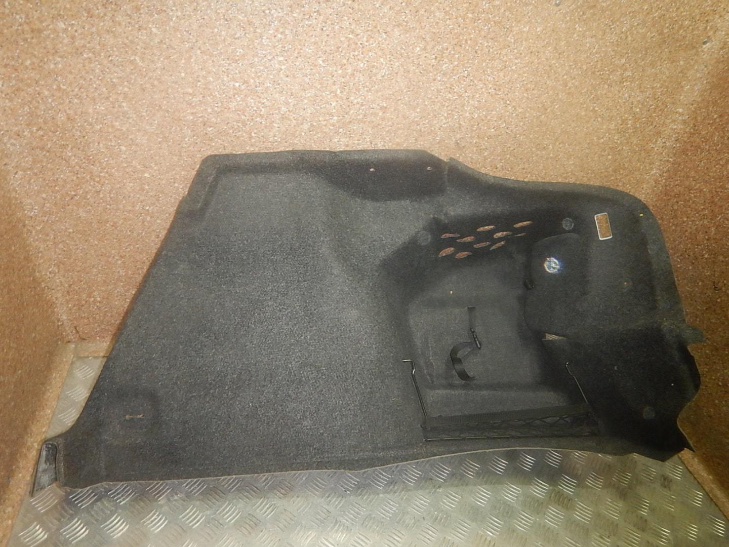 Обшивка багажника