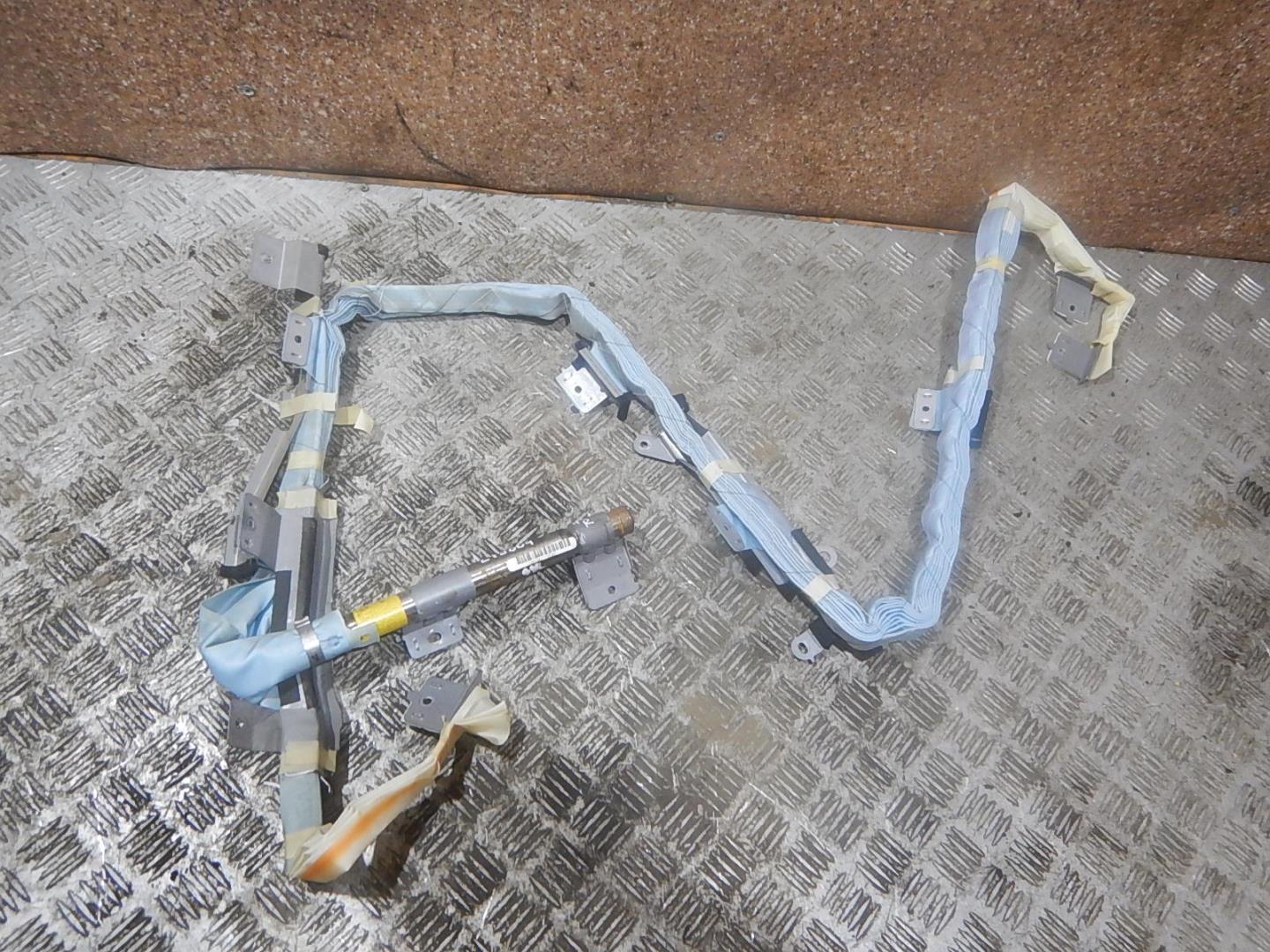 Подушка безопасности боковая (шторка)