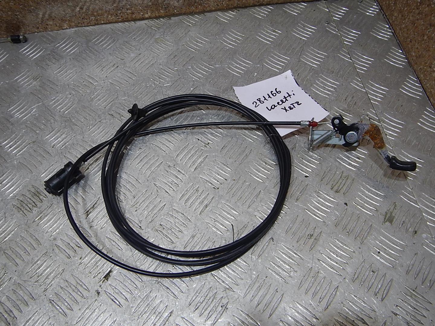 Трос лючка бензобака