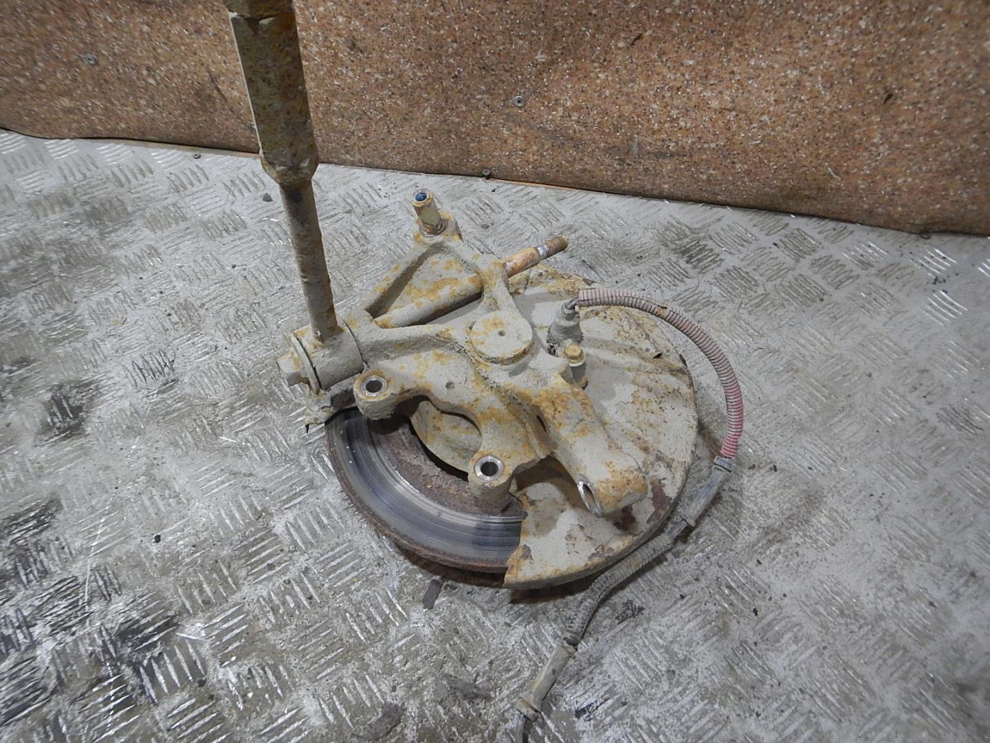 Кулак поворотный задний правый