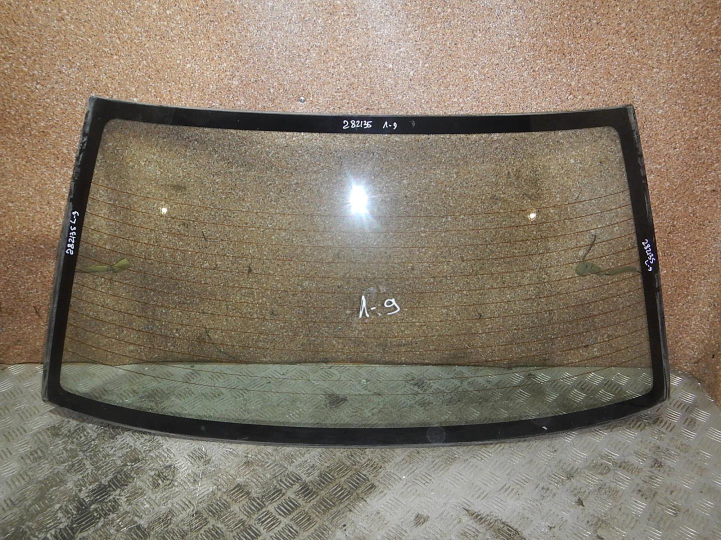 Стекло заднее