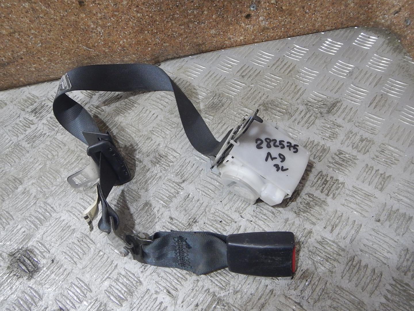 Ремень безопасности