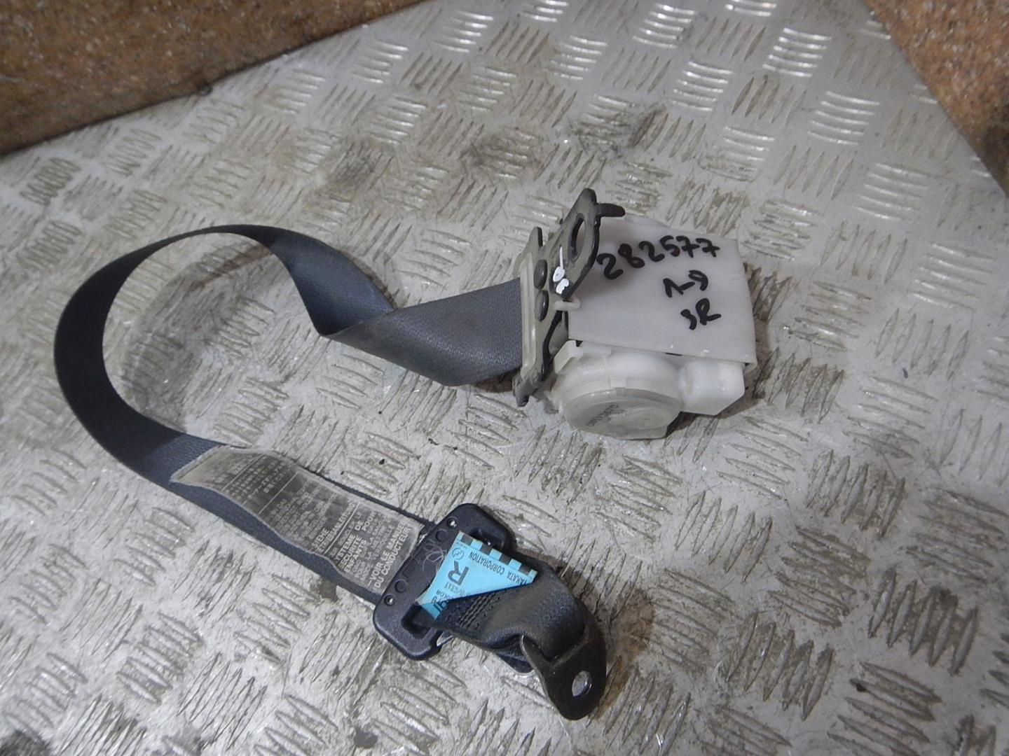 Ремень безопасности