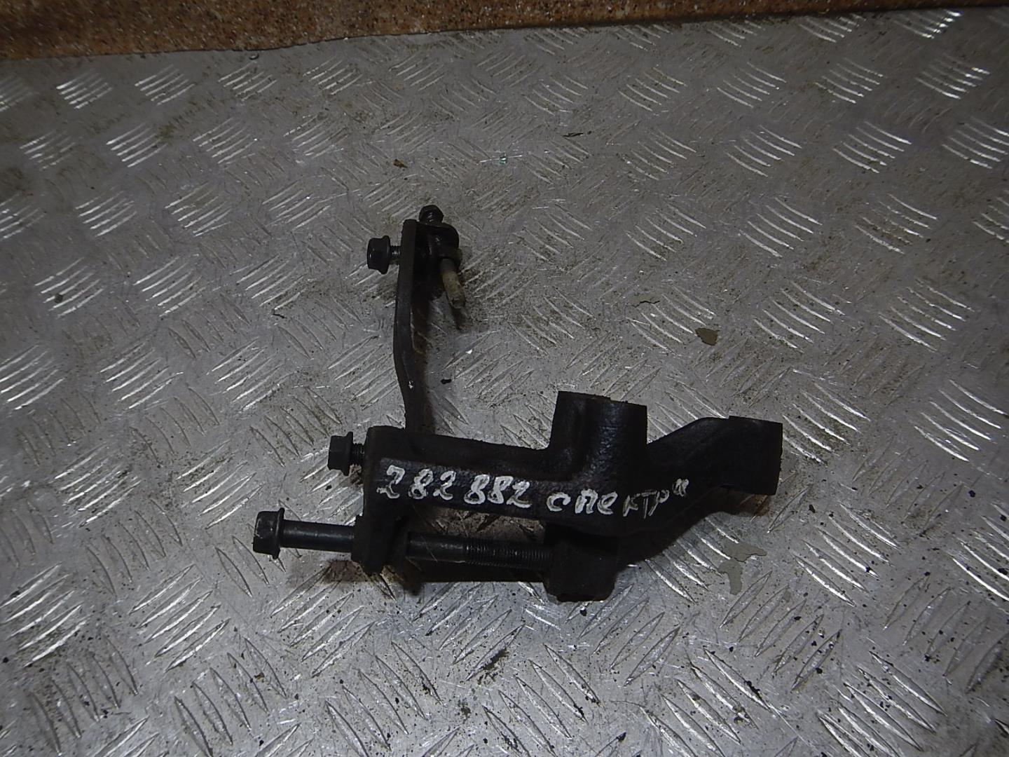 Кронштейн генератора