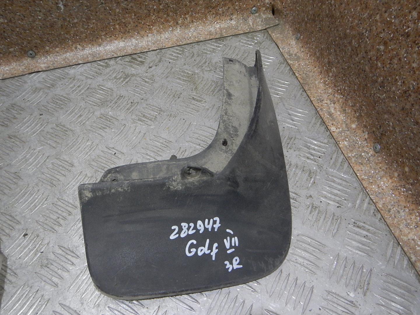 Брызговик задний правый