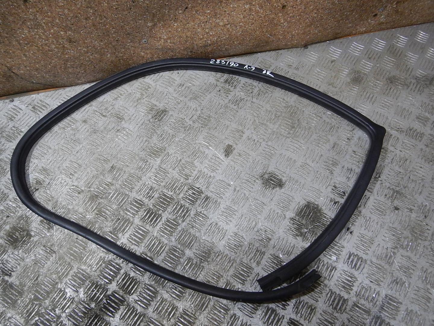 Уплотнитель двери