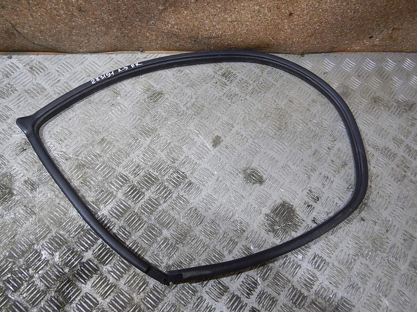 Уплотнитель двери