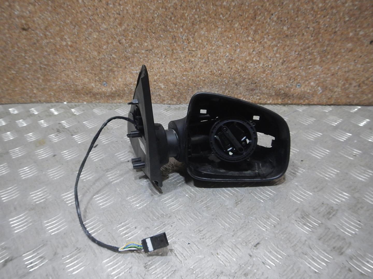 Зеркало правое электрическое