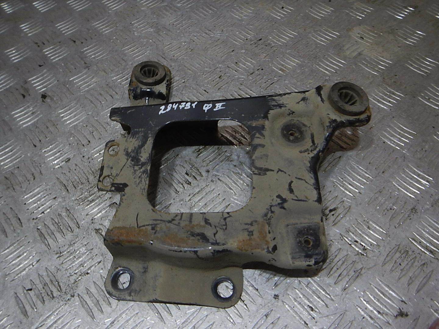 Крепление АКБ (корпус/подставка)