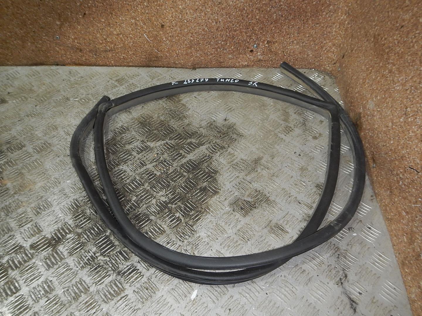 Уплотнитель двери