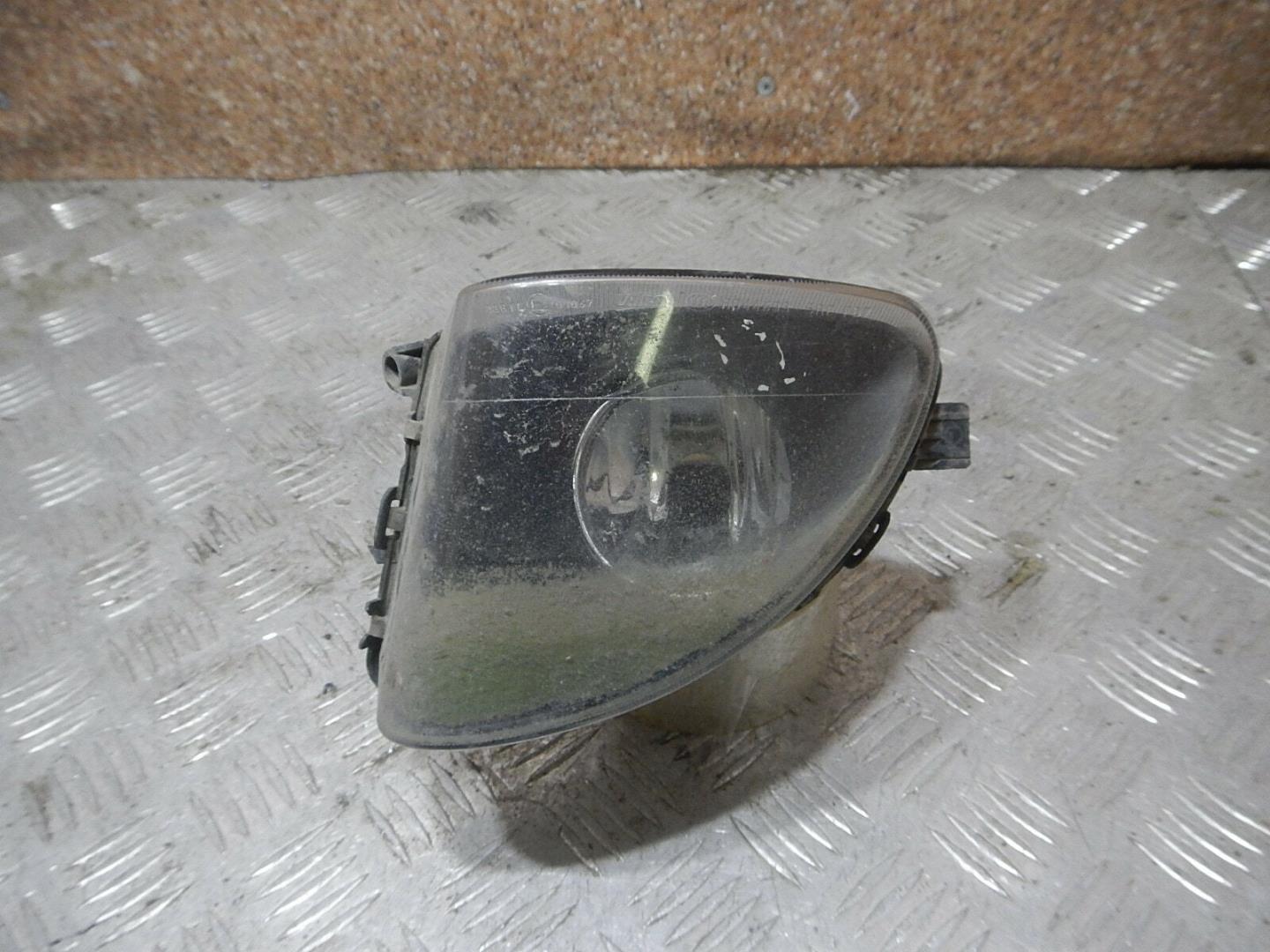 Фара противотуманная левая