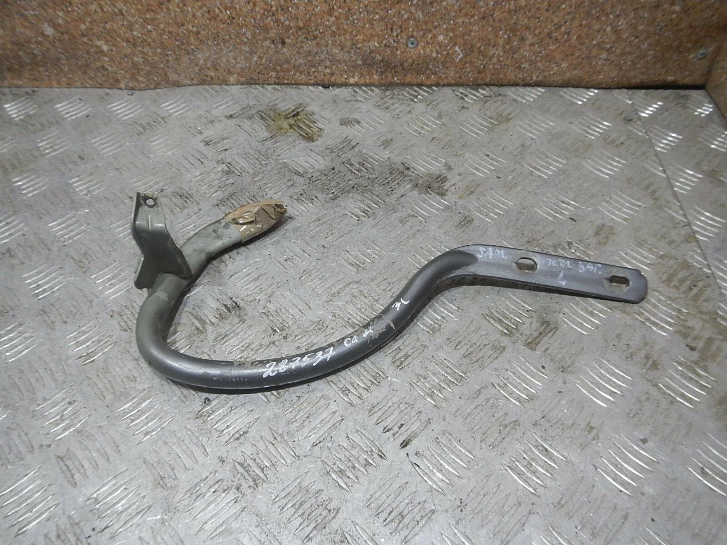 Петля крышки багажника