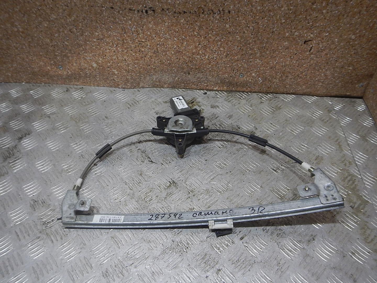 Стеклоподъемник электр. задний правый